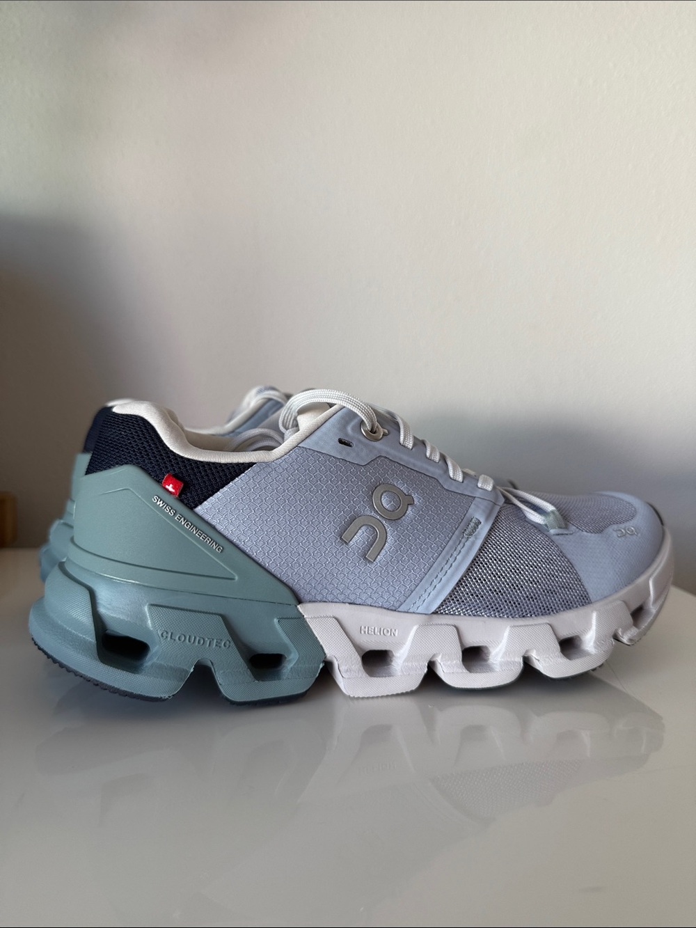 On CloudFlyer 4 Women's Sneakers, Size 6 Excellent Condition. - Picture 7 of 11